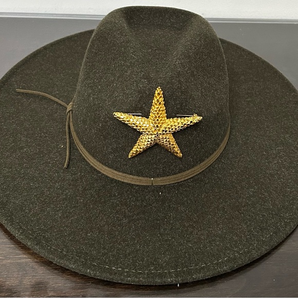 Sonoma Gray Fedora Hat with a Large Starfish or Star of Texas brooch/pendent - Picture 4 of 9